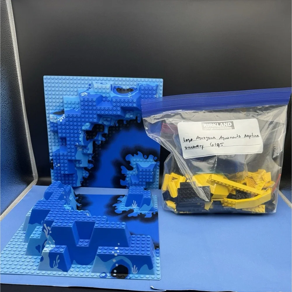 LEGO Aquazone Neptune Discovery Lab 6195 - Incomplete Missing Parts No Box/Manua